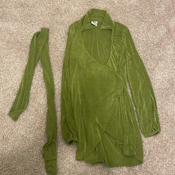 Princess Polly Wrap Dress - Picture 2 of 5